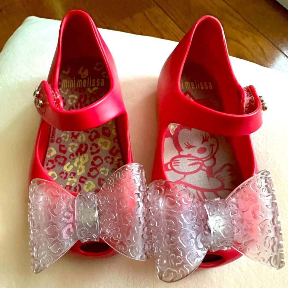 Mini Melissa toddler size 6, pink with clear bow